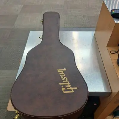 Gibson J45 2